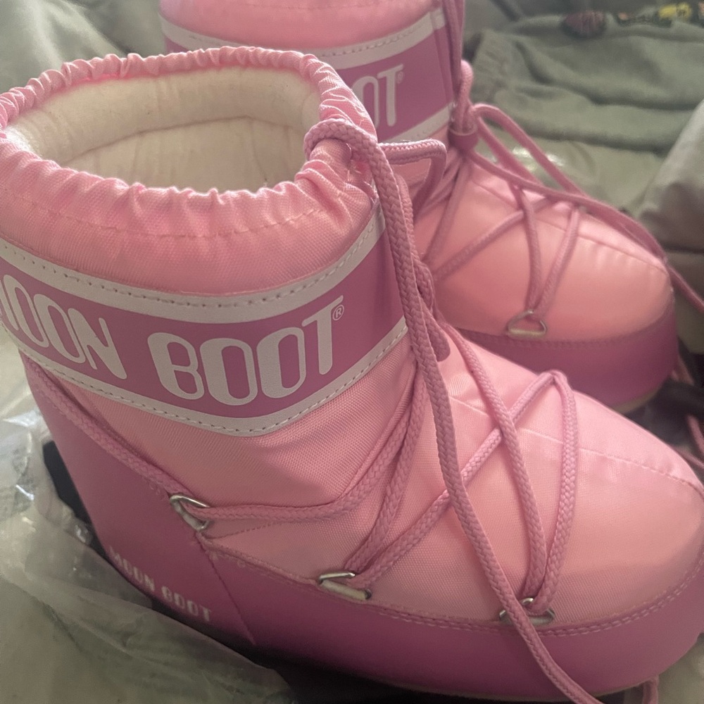 Pink moon booties